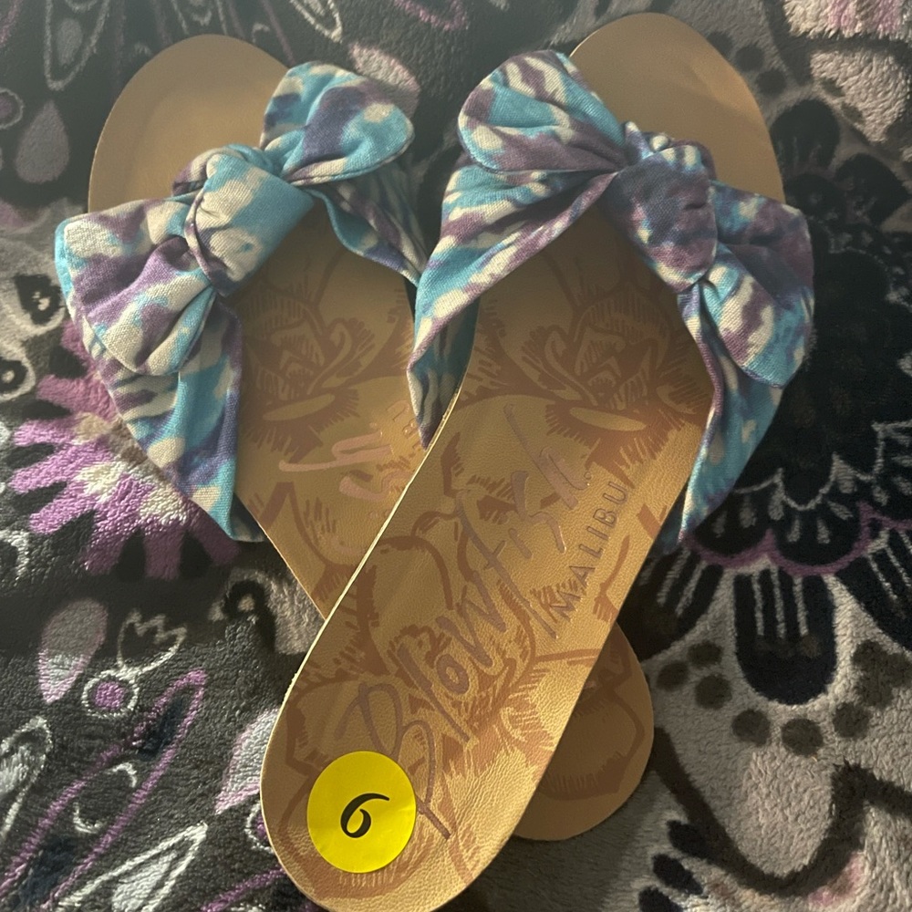Blowfish tie die woman sandals size 9